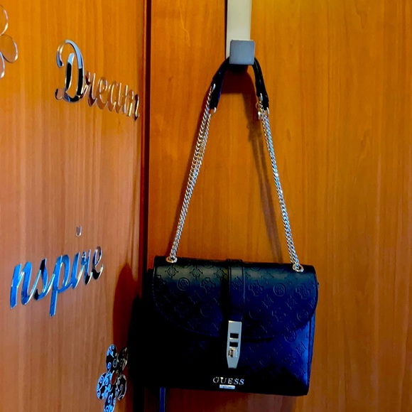 Guess purse - Picture 1 of 7